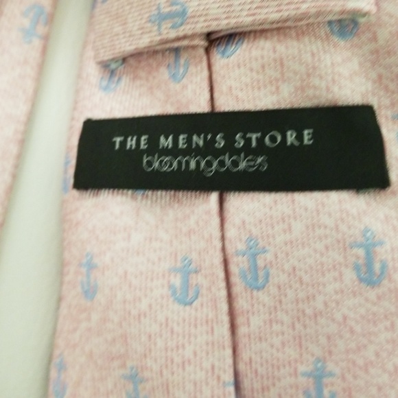 Bloomingdales tie - Picture 2 of 3